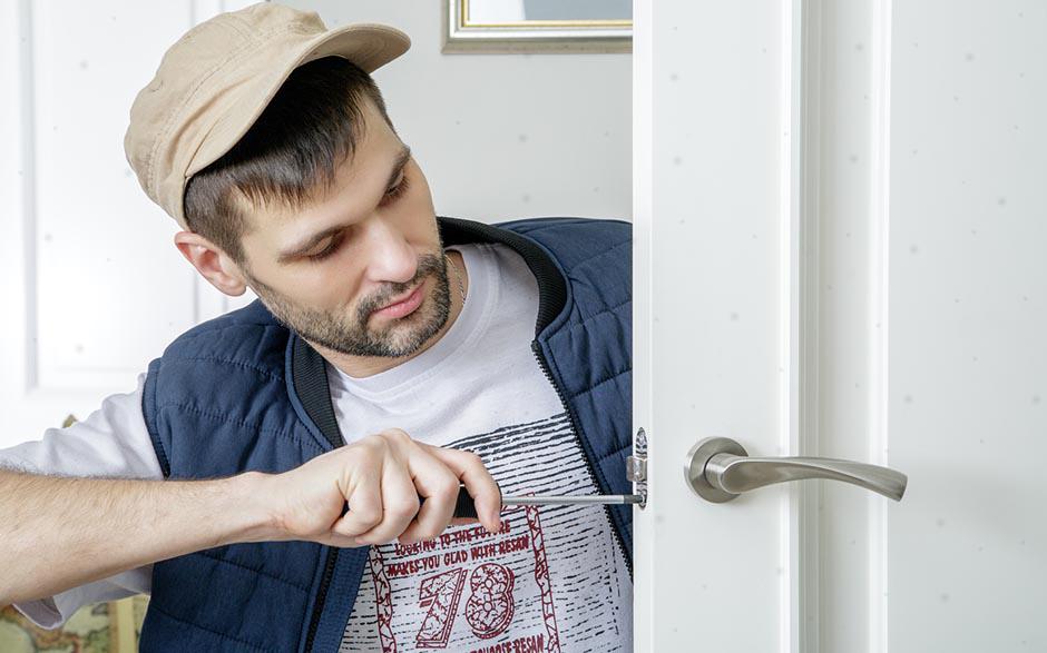 combien coute un serrurier pour ouvrir une porte Maisons-Laffitte